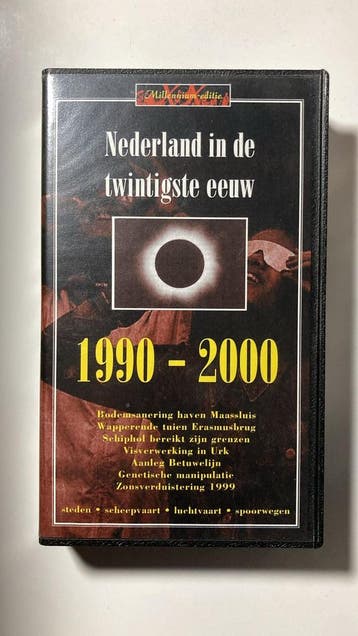 NEDERLAND IN DE TWINTIGSTE EEUW (1990 - 2000) (VHS), Cd's en Dvd's, VHS | Film, Verzenden, Gebruikt