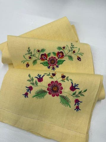 Spanish embroidery - Bloemetjes - Handdoek (2) - 109 cm - 64