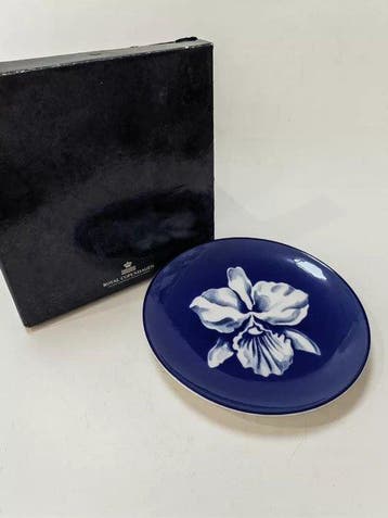 Royal Copenhagen - Bord - Halekulani Orchid Decorative Plate