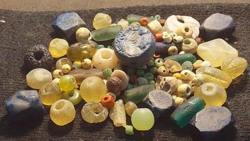 Oudegyptisch naar Romeins Glas meer dan honderd oude kralen, Antiek en Kunst