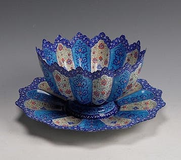 Minakari (of Meenakari) kom en schotel - Emaille - Midden