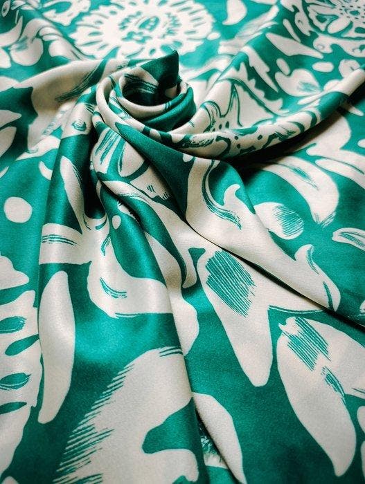 B233 - 600 x 150 cm - Bellissimo Rasatello in puro cotone, Antiek en Kunst, Antiek | Kleden en Textiel