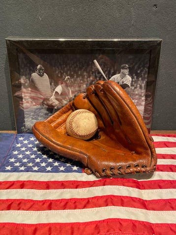 Vintage baseball glove - baseball ball - baseball handschoen, Nieuw