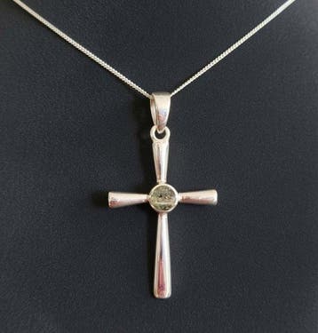 MOLDAVIET. Kruis hanger met bijpassende ketting. Set in 925