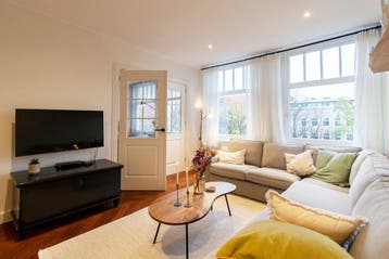 Appartement Van Tuyll van Serooskerkenweg in Amsterdam, Noord-Holland, Appartement, Amsterdam