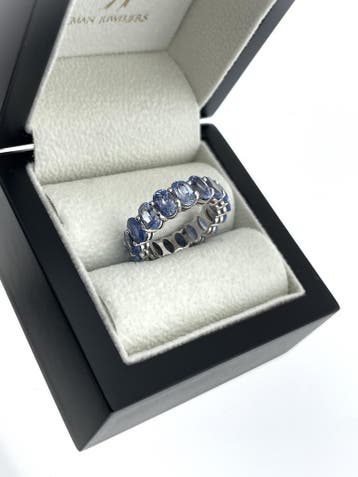 Witgouden Eternity Ring 10.3 ct Natuurlijk Ovaal Saffier, Ophalen, Met edelsteen, Dame, Goud