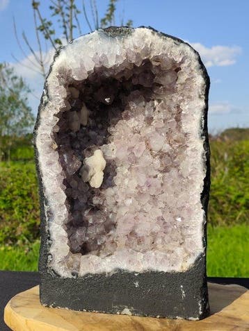 Grote amethistgeode, uniek, één geologische pracht van de