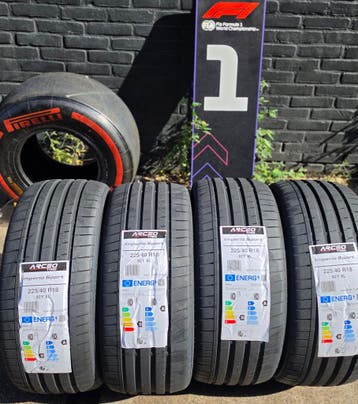 225/40r18 92Y XL Dot26 Nieuwe Banden made in europe, Auto-onderdelen, Banden en Velgen, Ophalen, 18 inch, Nieuw, Band(en)
