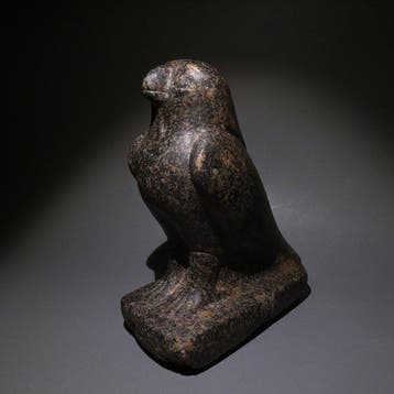 Oud-Egyptisch granodioriet Horusvalk-Sculptuur. 19,5 cm