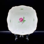 Meissen - Exquisite Large Square Bowl - Red Rose Pattern -, Antiek en Kunst, Antiek | Meubels | Tafels