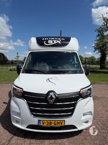Prachtige STX paardenwagen uit 2022 met 51.000Km!, Dieren en Toebehoren, Ophalen, Zo goed als nieuw
