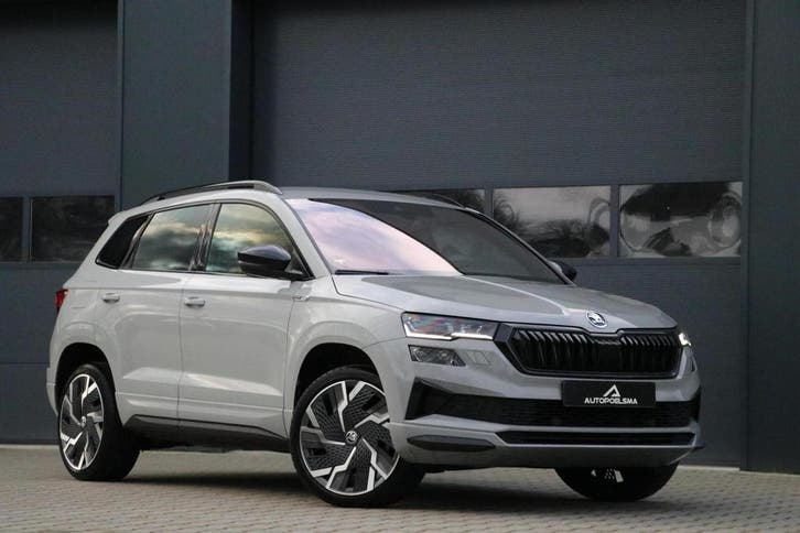 Zakelijke Lease |  Škoda Karoq 1.5 TSI ACT SPORTLINE Adaptiv, Auto's, Skoda, Dealer onderhouden, Lease, Zwart, Automaat, SUV of Terreinwagen