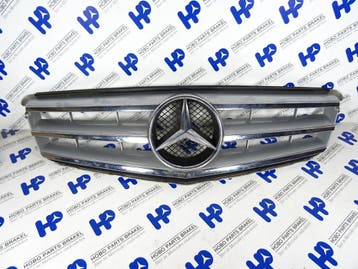 Grille C-klasse w204 Avantgarde, Auto-onderdelen, Carrosserie en Plaatwerk, Ophalen of Verzenden, Gebruikt, Mercedes-Benz