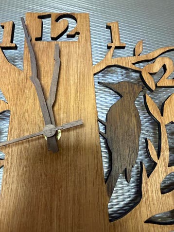 Houten wandklok specht in boom, Verzenden