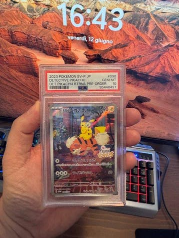 Pokémon - 1 Graded card - Pikachu 098/SV-P Promo card, Foil,, Hobby en Vrije tijd, Verzamelkaartspellen | Pokémon, Nieuw