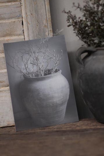 Sobere kaart met grijze pot en Magnolia tak, Huis en Inrichting, Ophalen of Verzenden, Nieuw