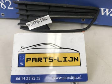 Gebruikte mistlamp grill voor rechts met chroomlijst voor Vo, Ophalen of Verzenden, Nieuw
