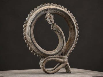 Male ancestor in wheel - sculptuur - Nommo - Afrikaanse