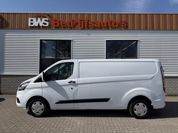 Ford Transit Custom 300 2.0 TDCI 130pk L2H1 Trend / euro 6 /, Auto's, Bestelauto's, Onderhoudsboekje, Lease, Handgeschakeld, Wit
