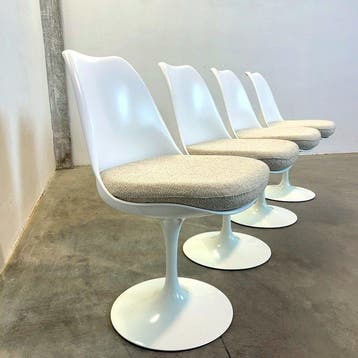 Knoll - Eero Saarinen - Stoel (4) - Tulpstoel - Glasvezel