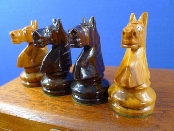 Exceptionnel jeu déchecs Lardy avec échiquier et coffret