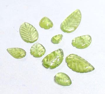 Partij 100% natuurlijke peridoten Cabochon- 2.05 g - (10)