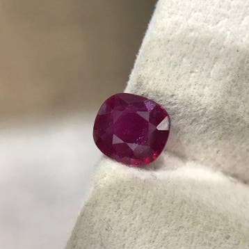 1 pcs Rood Robijn - 1.20 ct - Guild Gem Laboratory - Sterke, Nieuw
