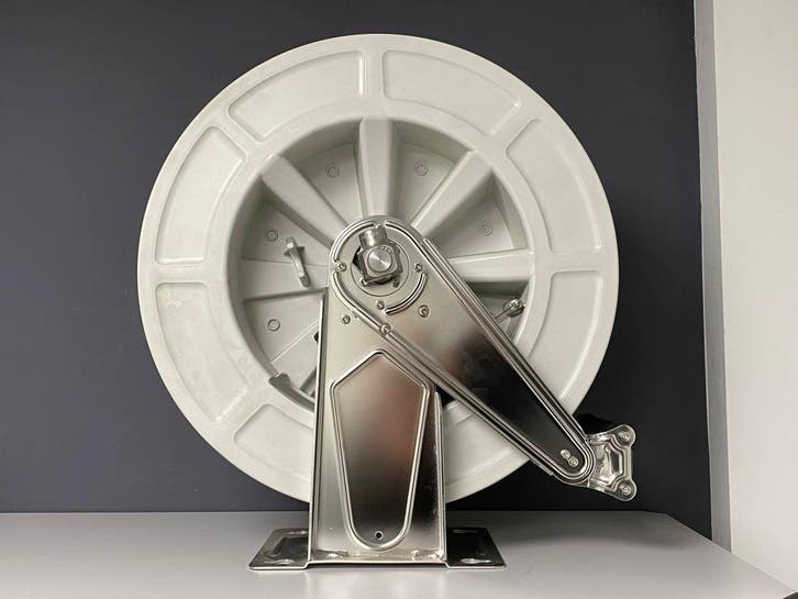 RVS HASPEL AUTOMAAT ROLT AUTOMATISCH OP VOOR 30 METER HOGE, Doe-het-zelf en Verbouw, Reinigingsmachines, Nieuw, Ophalen of Verzenden