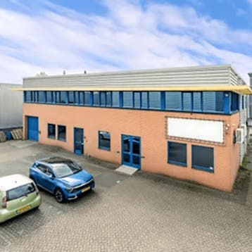 Bedrijfsruimte in Nieuw Vennep gevonden voor €299,- pm