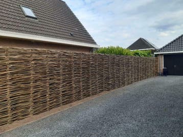 Wilgentenen schutting in één dag bij u op locatie geplaatst!, Tuin en Terras, Schuttingen, 1 tot 2 meter, Nieuw, Ophalen of Verzenden