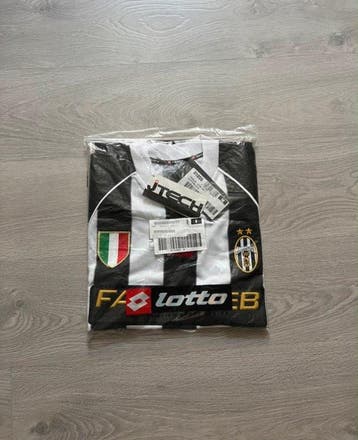 Juventus - Italiaanse voetbal competitie - Voetbalshirt, Nieuw