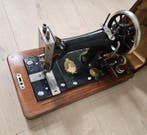 Naaimachine - Hout, Metaal