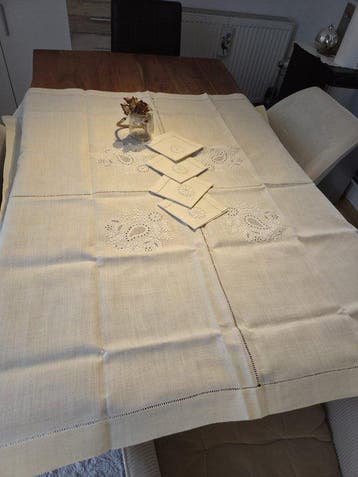 Handarbeit - Tafelkleed - 124 cm - 124 cm - Middenkleed met