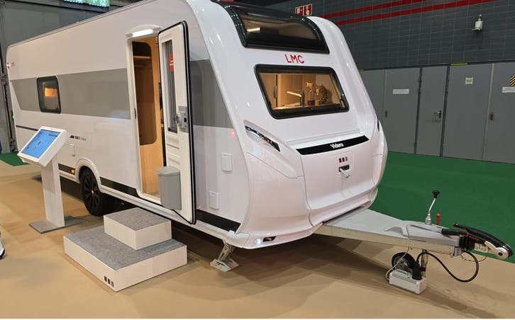 LMC Videro 580 D met panorama dak ((GRATIS MOVER!!!)), Caravans en Kamperen, Caravans, 1250 - 1500 kg, Douche, Gascomfoor, Hordeur