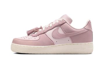 Nike Air Force 1 Low Pink Oxford Tassels (W), Kleding | Dames, Nieuw