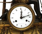 Directoire schouwpendule brons, naar Deverberie (1764-1824)