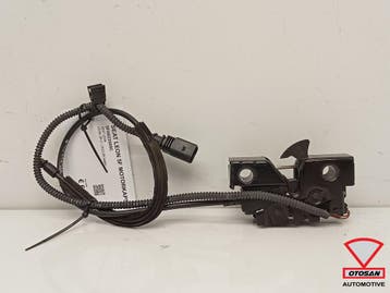 Seat Leon 5F Motorkapslot 5F0823509C, Ophalen, Gebruikt, Seat