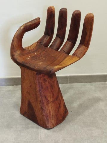 Decoratief ornament - Houten stoel - handgesneden stoel uit