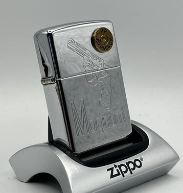 Zippo - Magnum 357 Revolver Emblem - High Polish Chrome -, Nieuw