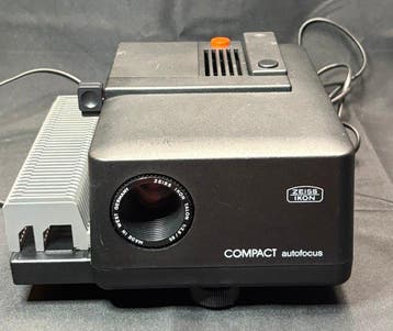 Zeiss Ikon Perkeo Projector + 465 Slides Italy 1989 Archive, Nieuw