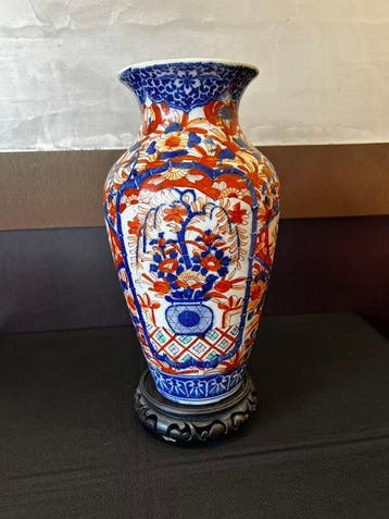 Belangrijke Japanse Imari-porseleinen vaas, met een, Antiek en Kunst