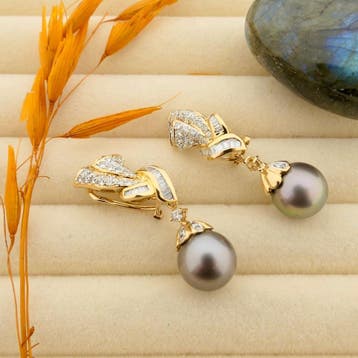 Gouden oorstekers met Tahiti parel en diamanten; 1,36 ct., Gebruikt, Ophalen of Verzenden, Met edelsteen, Goud