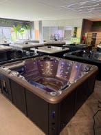 Exclusieve Bronze Wellness Spa – 210x220 cm – 220V, Ophalen, Zo goed als nieuw, Pomp, Vast