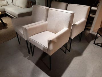 Armstoelen Nicole (set van 4) **SHOWROOMMODEL**, Nieuw, Stof