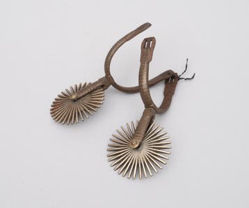 2 metalen sporen in Gaucho-stijl, Zuid-Amerika, 19e/20e eeuw