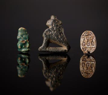 Oud-Egypte, Horus, Bes en scarabeeënamuletten - 2.1 cm