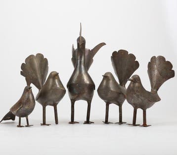 Islamitische Qajar-duivenfiguren met goud- en