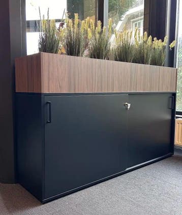 Schuifdeurkast inclusief plantenbak | Houtgroep 1 Amber, Aankleding binnen, Nieuw in verpakking