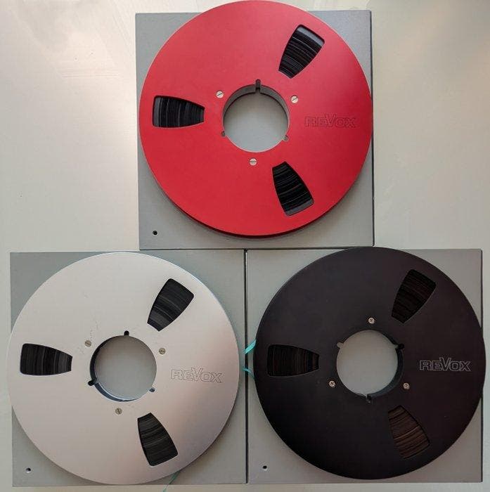 Revox - 26 cm spoelen met tape - Reel-to-reel audio, Audio, Tv en Foto, Radio's