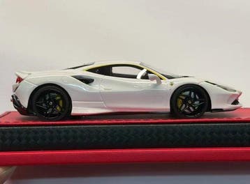 JDL 1:43 - Modelauto - Ferrari F8 Tributo, Nieuw